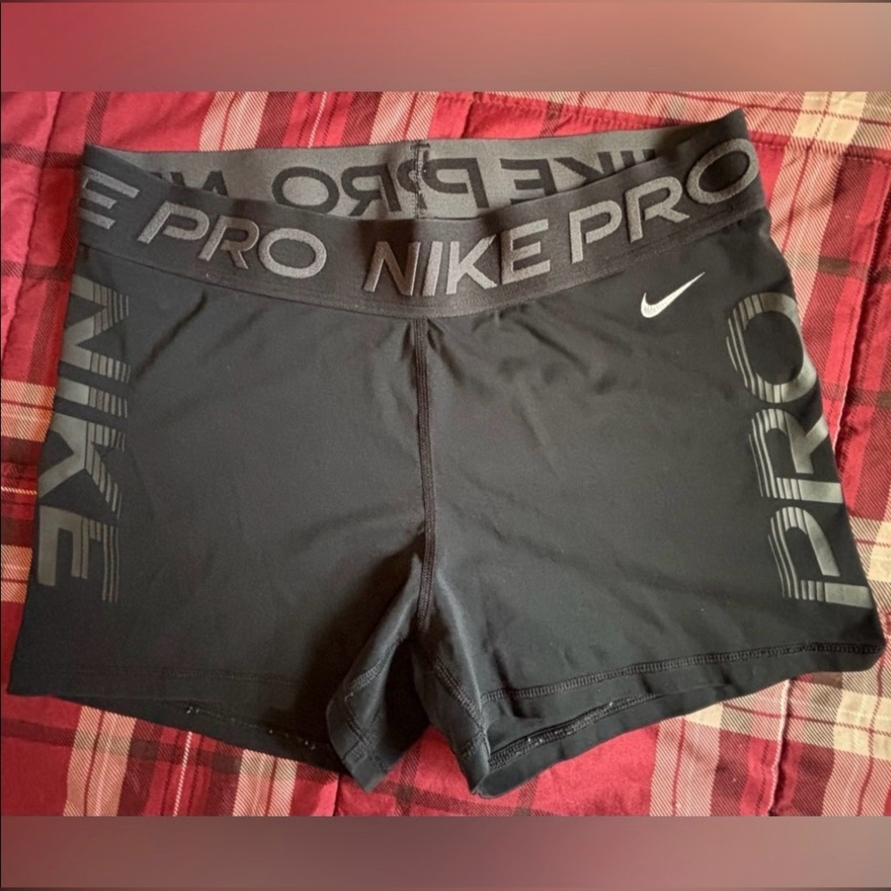 Nike Pro Women's Black Athletic Shorts